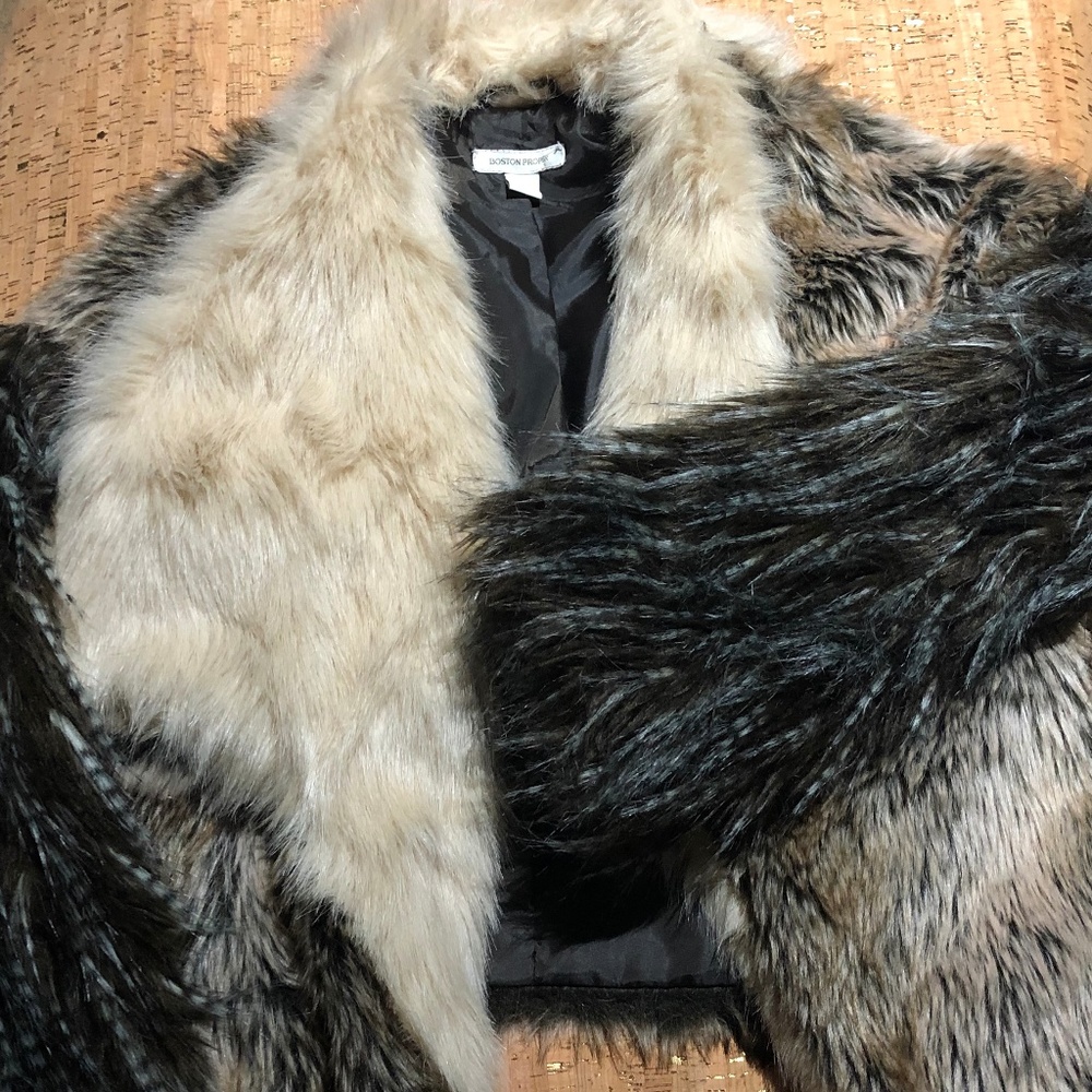 BOSTON PROPER FAUX FUR  JACKET W POCKETS